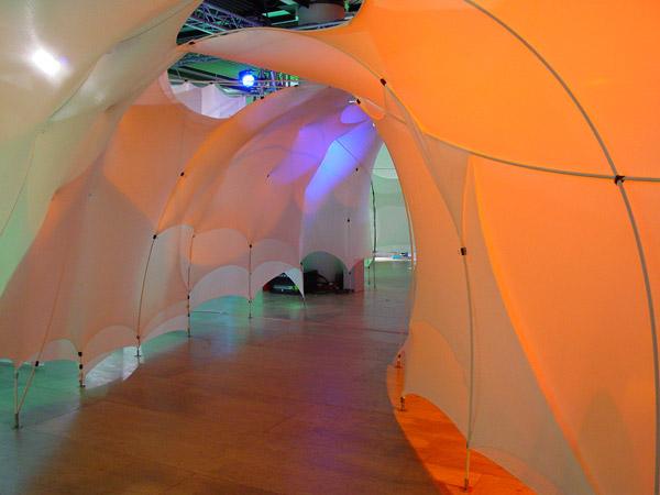 tunnel aus stoff - standkonzept