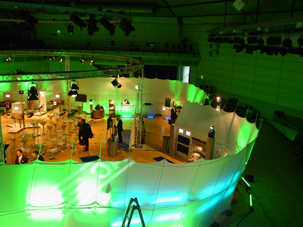 raumgestaltung zur produktpräsentation